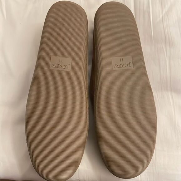 CAMEL COLOR SUEDE SLIPPERS.  NEW WITH TAGS.   FLUFFY, COMFY - Picture 4 of 5